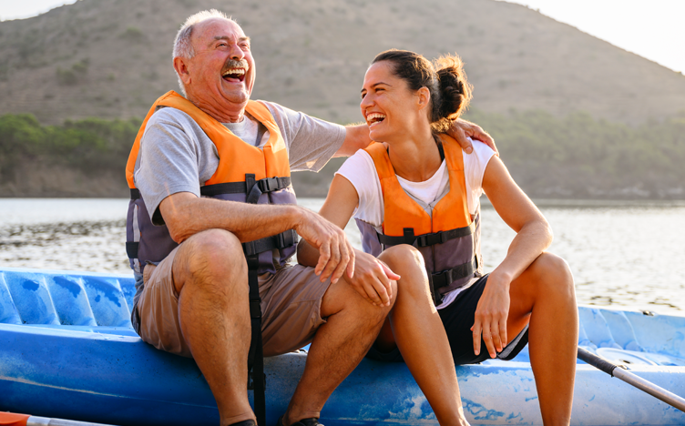 dad-and-daughter-on-the-lake-752x468.png