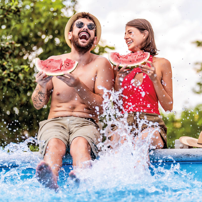 couple-eating-watermelon-800x800.jpg