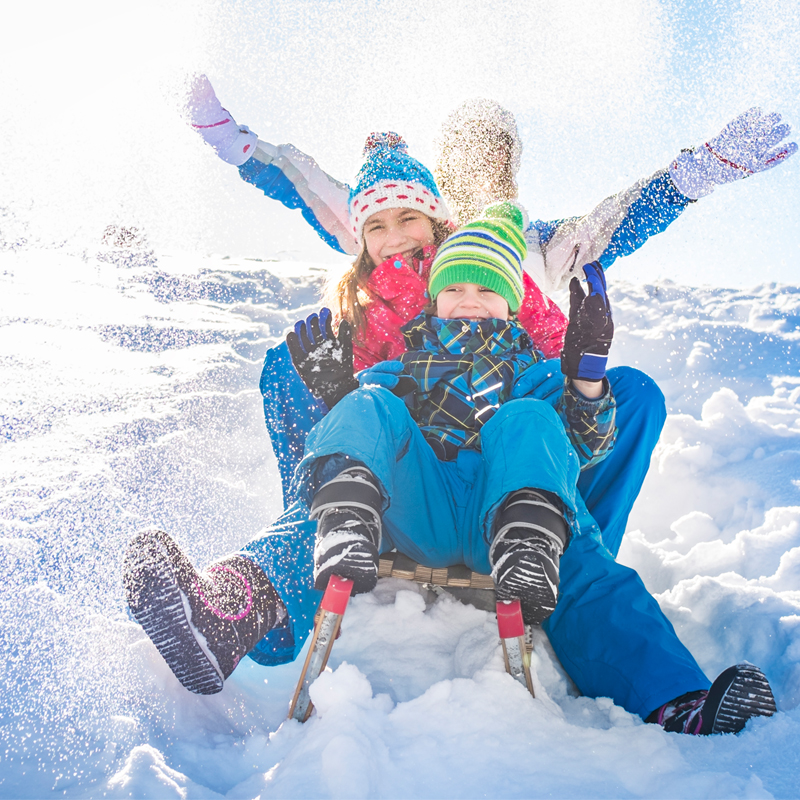 family-sledding-800x800.jpg