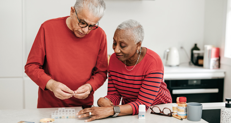 older-couple-looking-at-medication-752x400.jpg