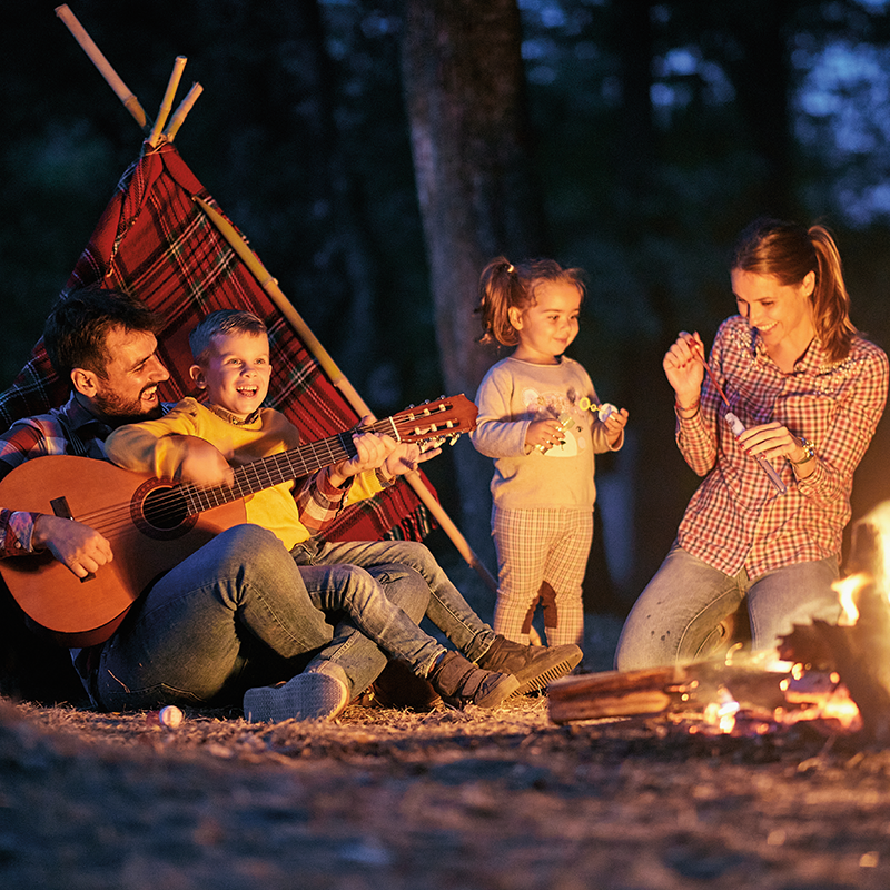 family-camping-800x800.png