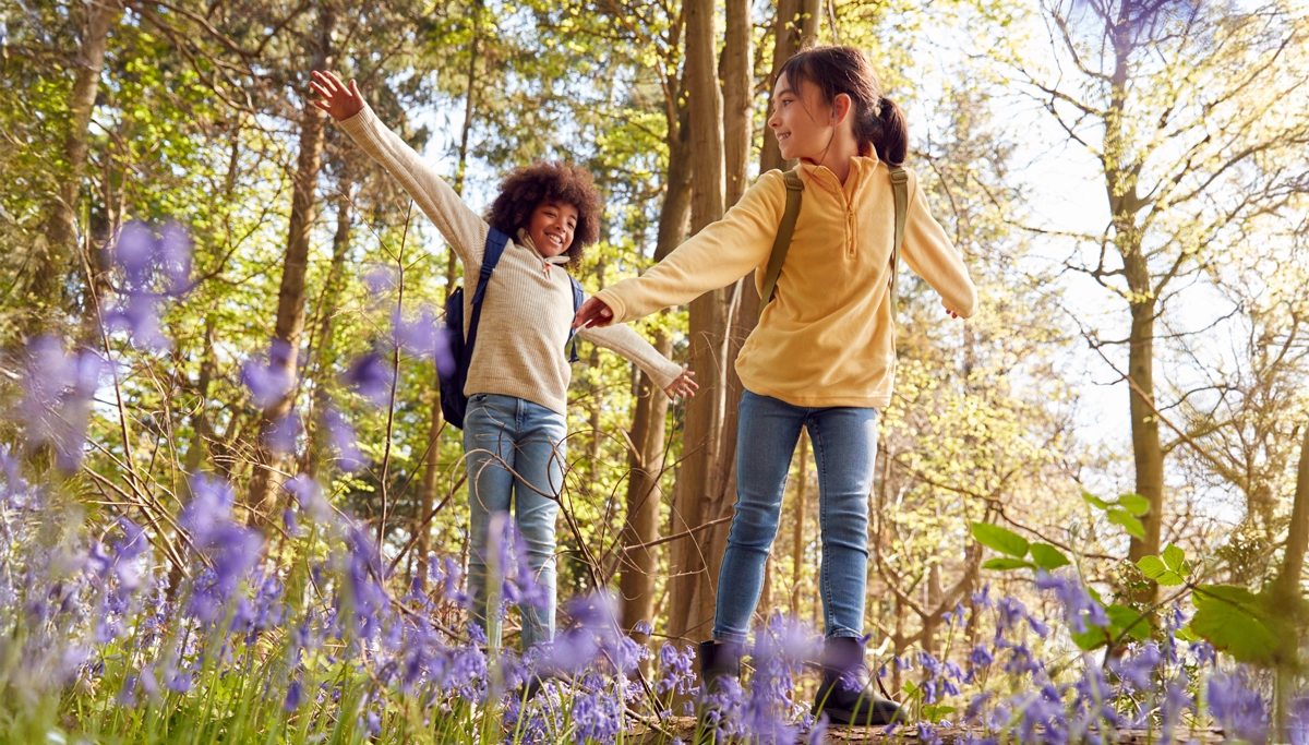kids-playing-outside-1200x683.webp