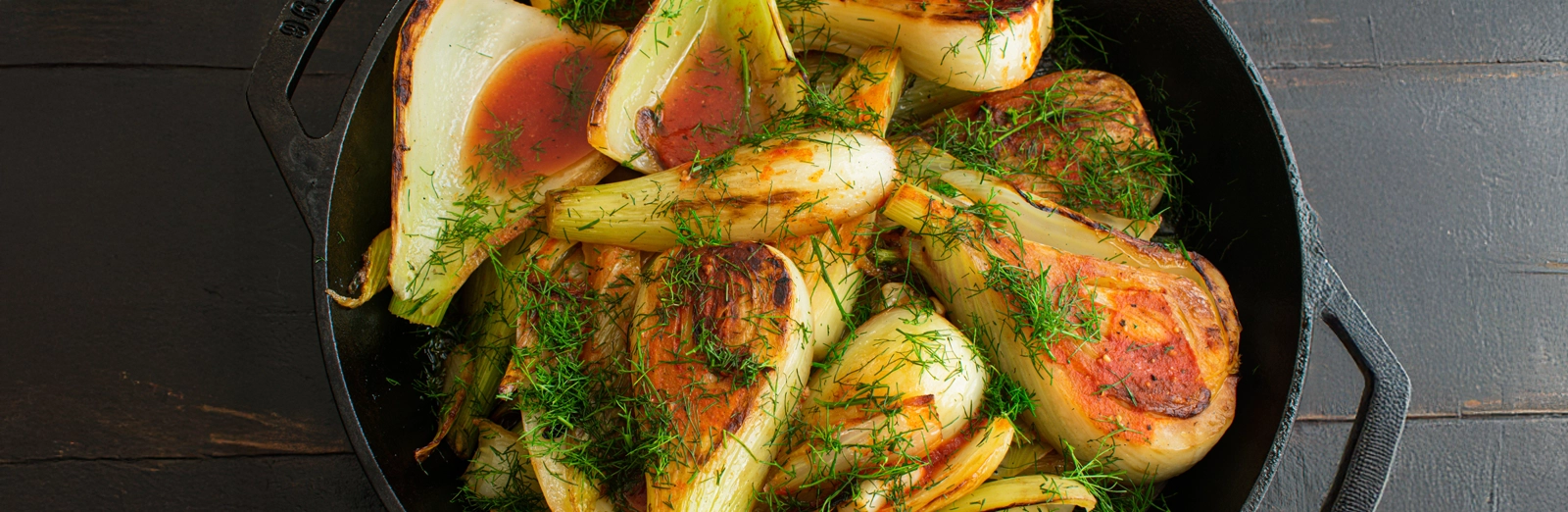 roasted-fennel-with-garlic-and-herbs-1600x522.webp