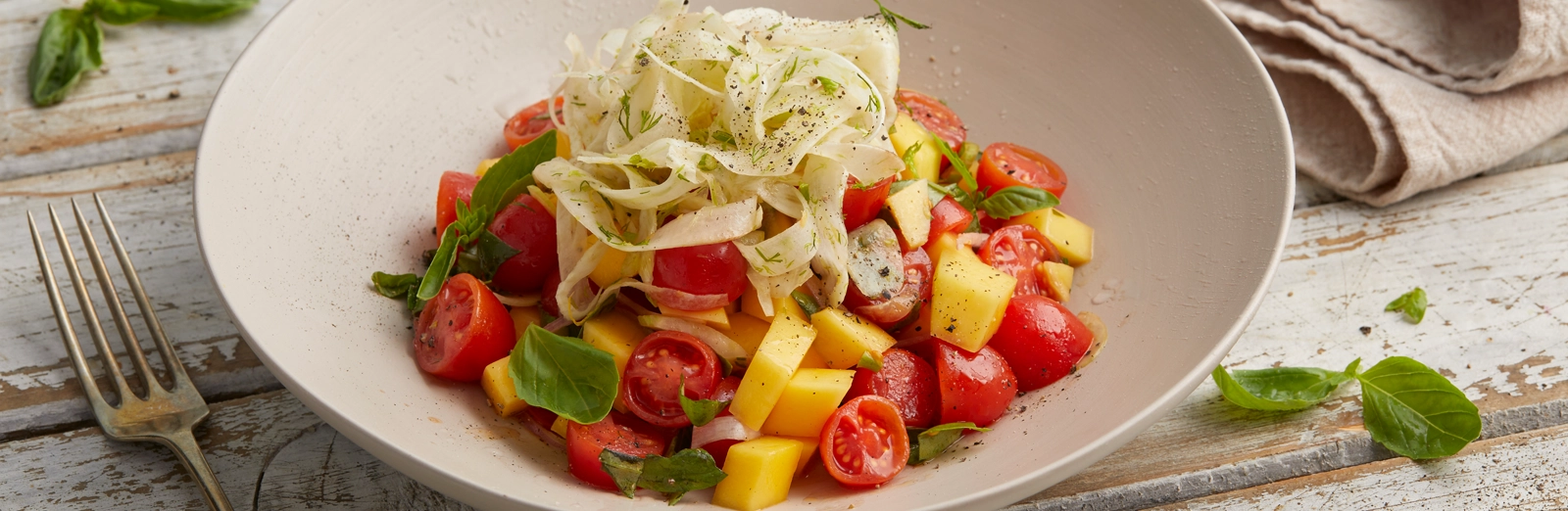 tomato-and-fennel-salad-1600x522.webp