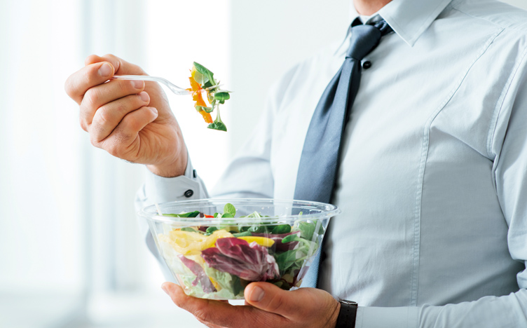 Man-eating-salad-752x468.jpg