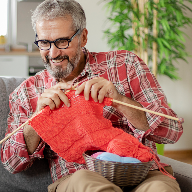 man-knitting-800x800.png