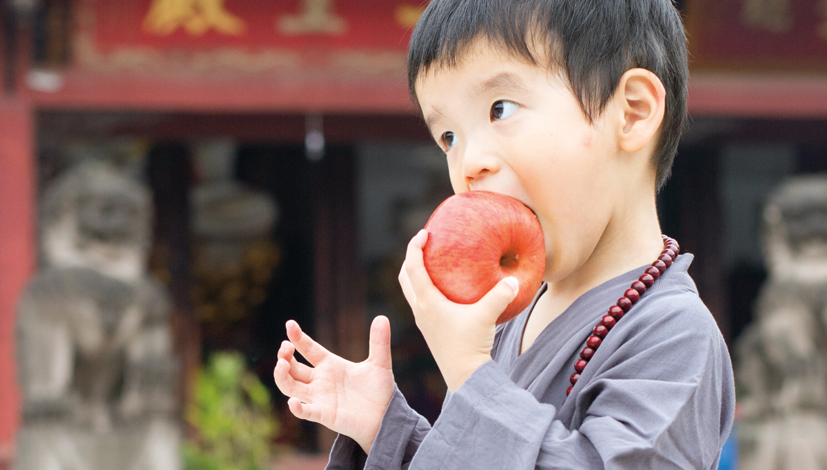 boy-eating-apple-1200x683.jpg