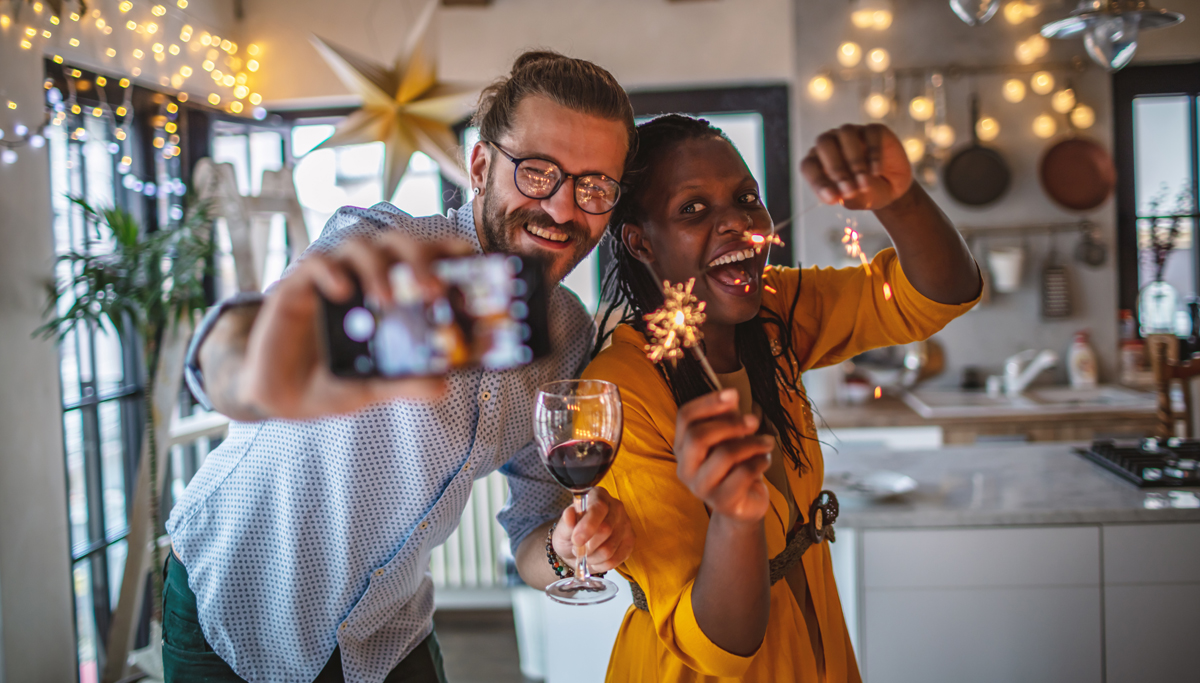 couple-taking-selfie-1200x683.jpg